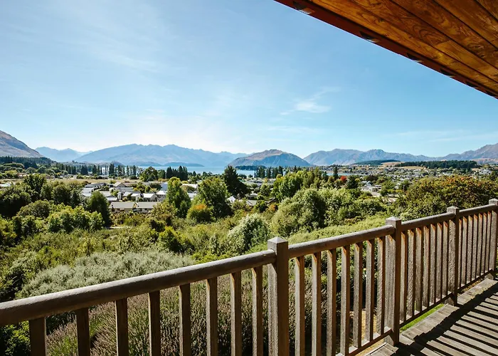 Bullock Creek - Sleeps 8 - & Mountain Views - Private & Secluded Wanaka
