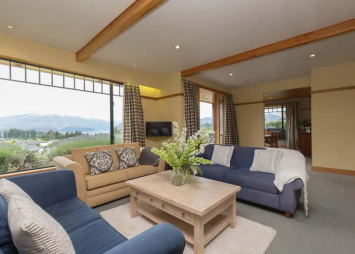 Holiday home Bullock Creek - Sleeps 8 - & Mountain Views - Private & Secluded Wanaka