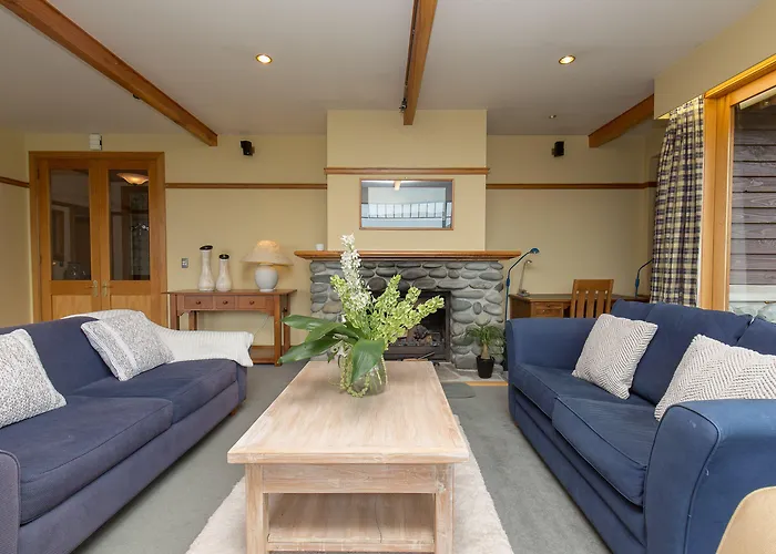 Holiday home Bullock Creek - Sleeps 8 - & Mountain Views - Private & Secluded